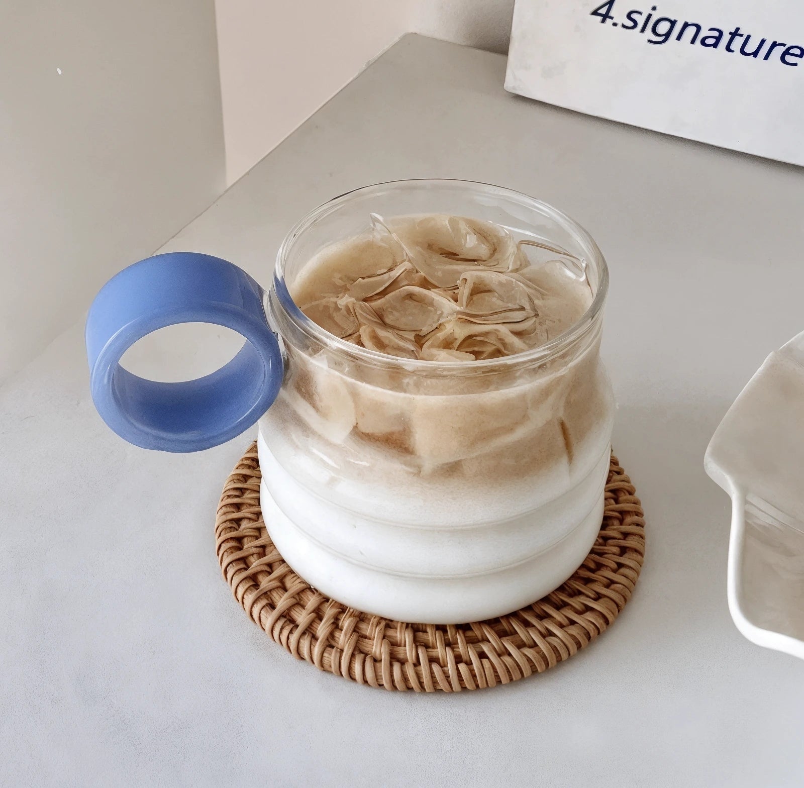 Cas Capita | Modern Glassware Drinking Glasses with Ergonomic Handle for Stylish Table Decor 6