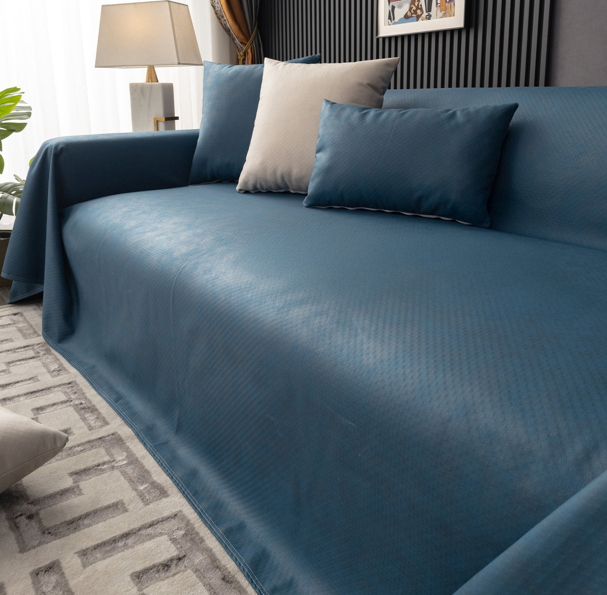 Waterproof, scratch-resistant, and non-slip sofa cover for pet owners 0