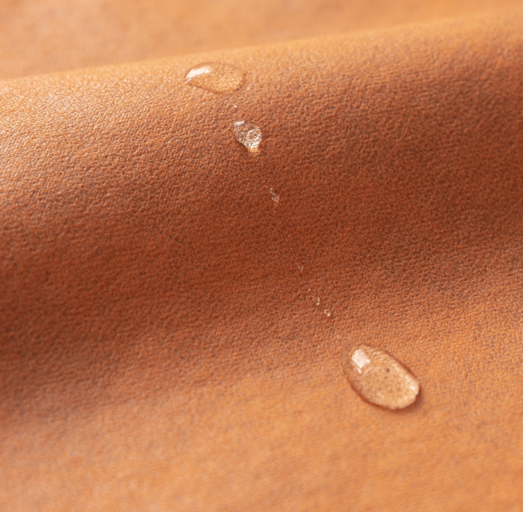 Waterproof, scratch-resistant, and non-slip sofa cover for pet owners 4